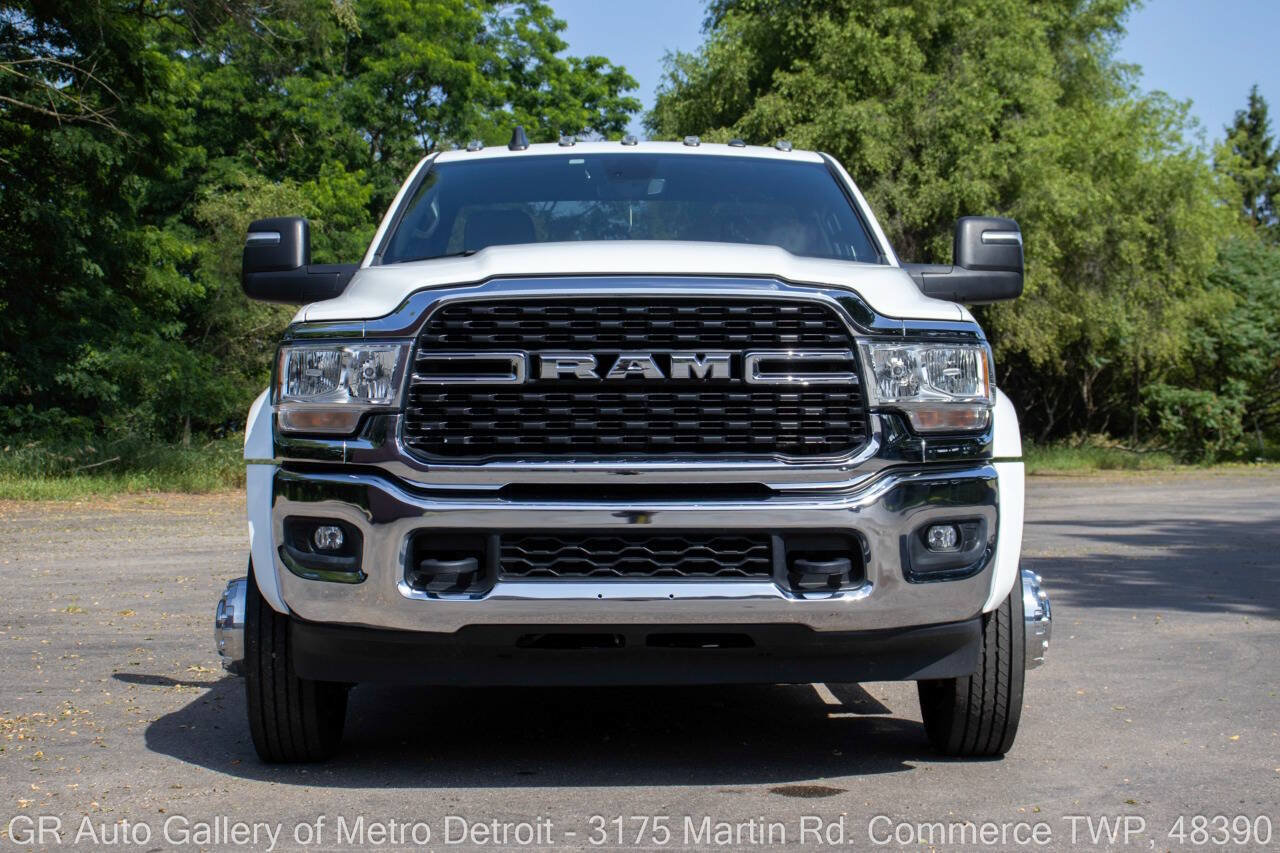 Used 2024 RAM 5500 SLT w/ Quick Order Package 2YG SLT AWD/4WD image 10