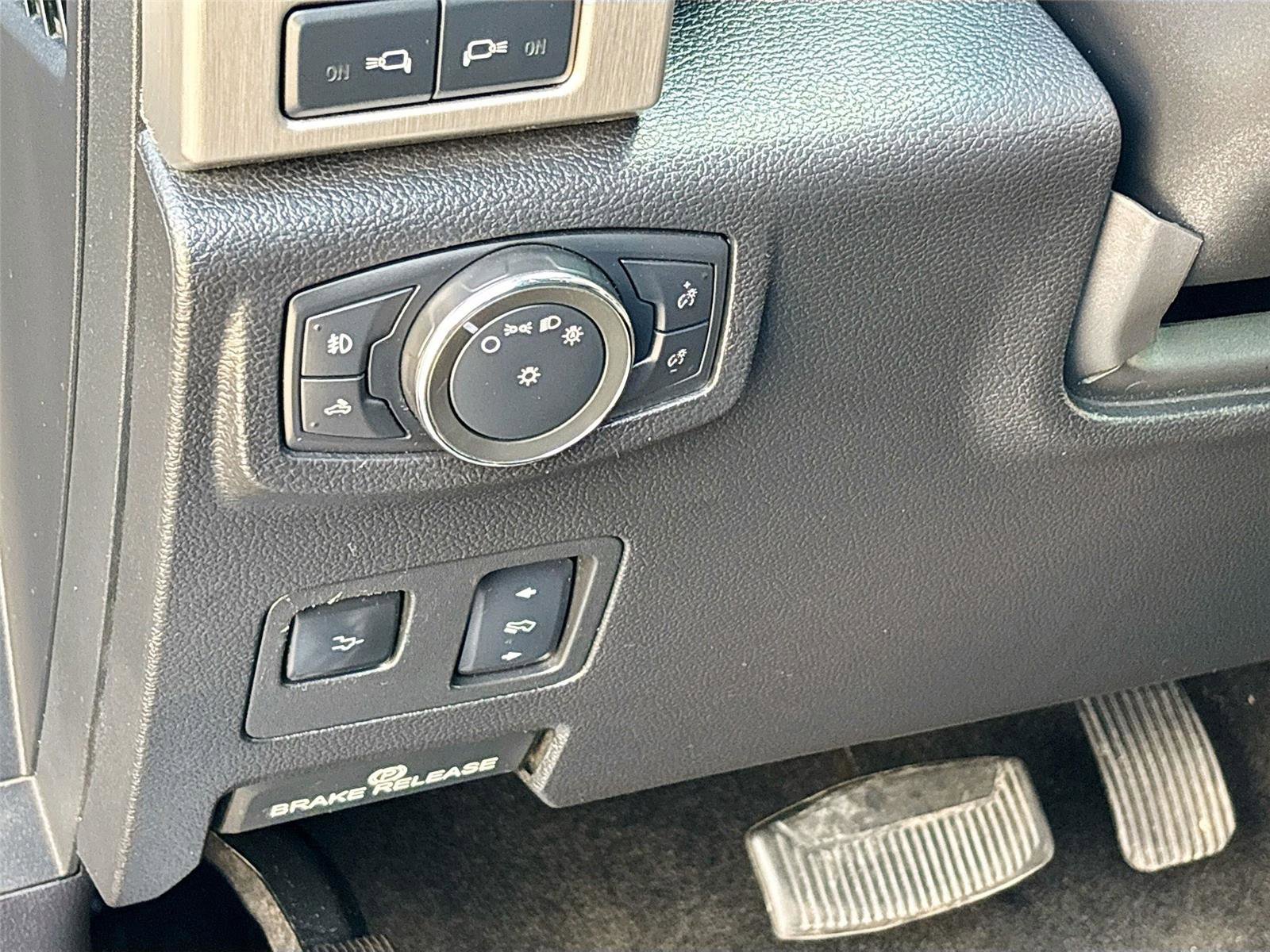 Used 2017 Ford F250 Platinum w/ Platinum Ultimate Package AWD/4WD image 10
