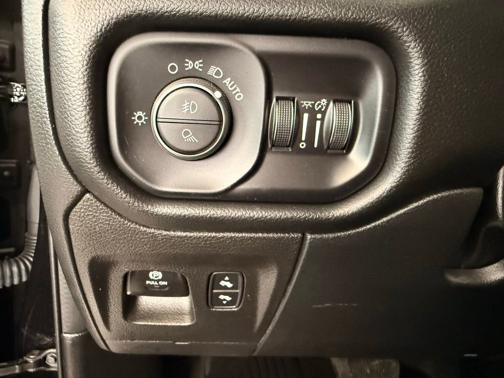 Used 2023 RAM 1500 Laramie image 24