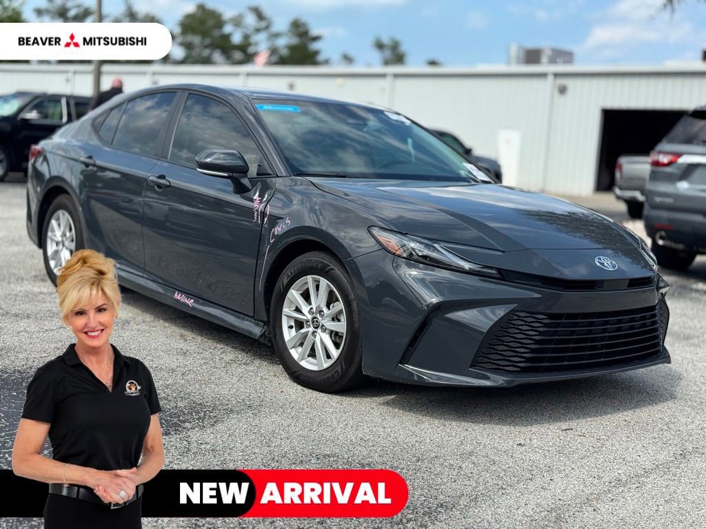 Used 2025 Toyota Camry LE w/ Convenience Package FWD image 1