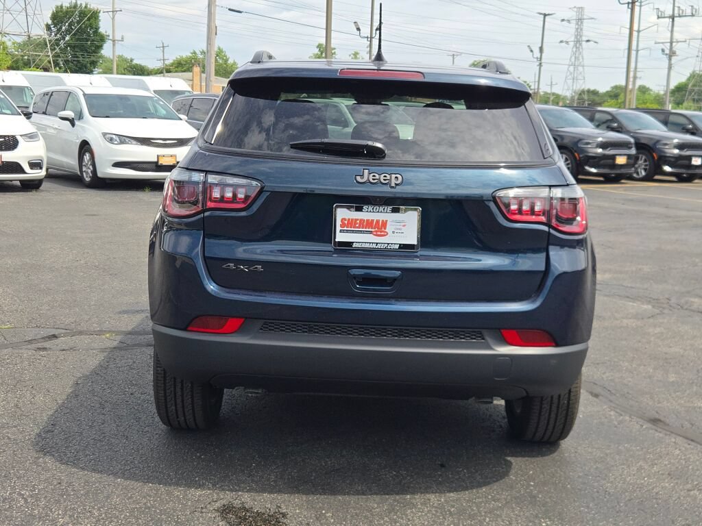 New 2026 Jeep Compass Latitude AWD/4WD image 18