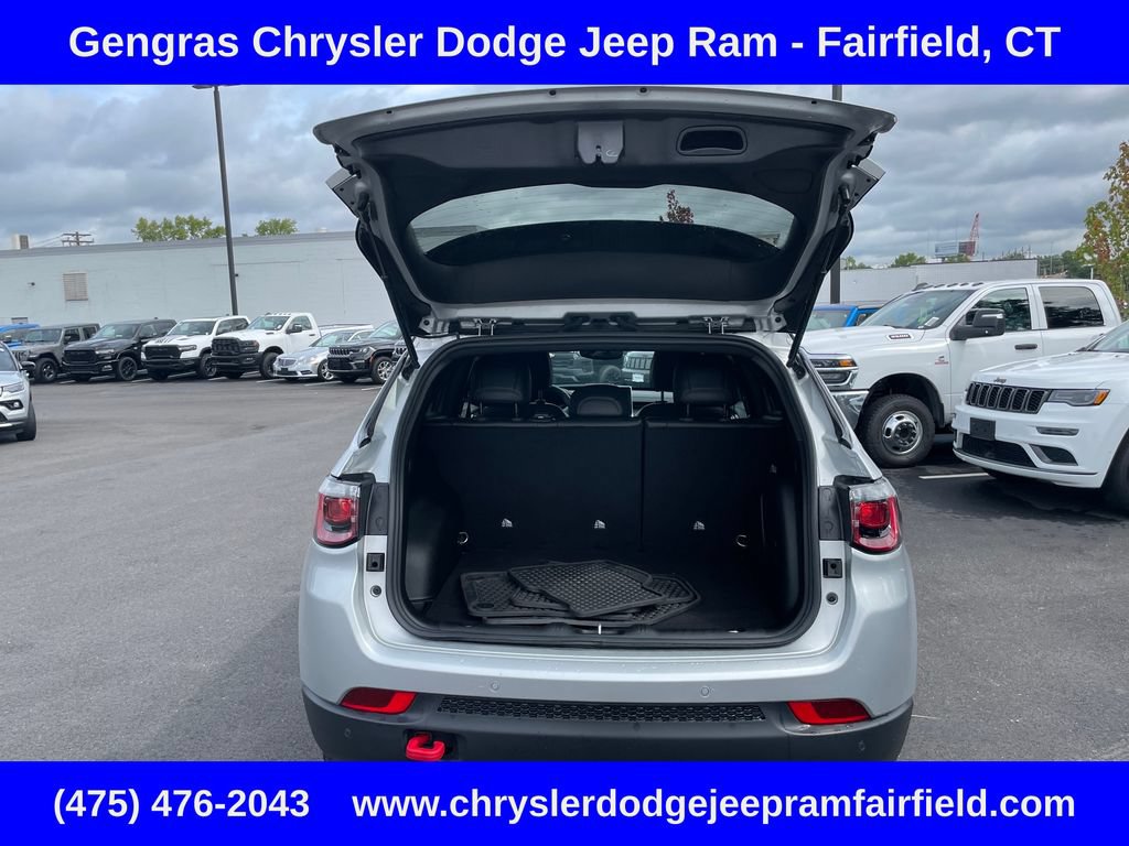 Certified 2025 Jeep Compass Trailhawk w/ Sun & Sound Group AWD/4WD image 31