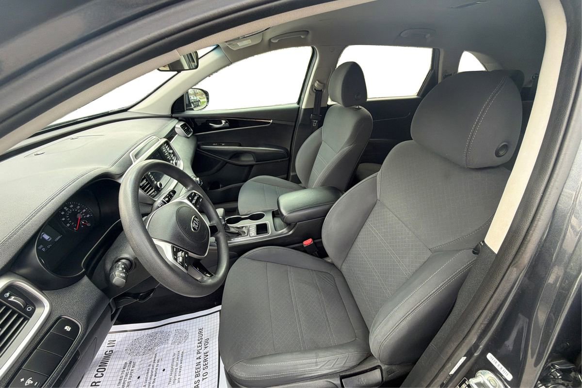 Used 2020 Kia Sorento AWD V6 image 9