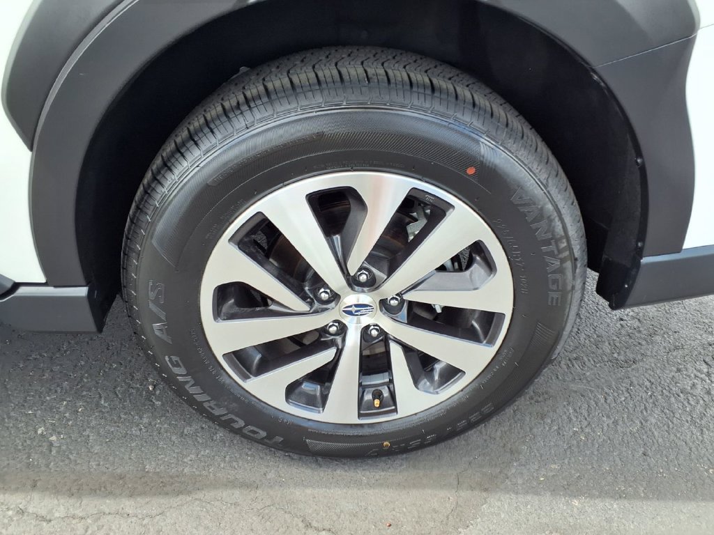 Used 2025 Subaru Outback Premium AWD/4WD image 14