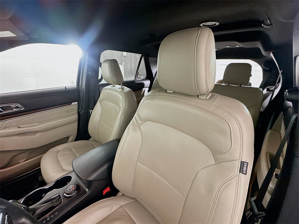 Used 2018 Ford Explorer Limited w/ Class II Trailer Tow Package image 21