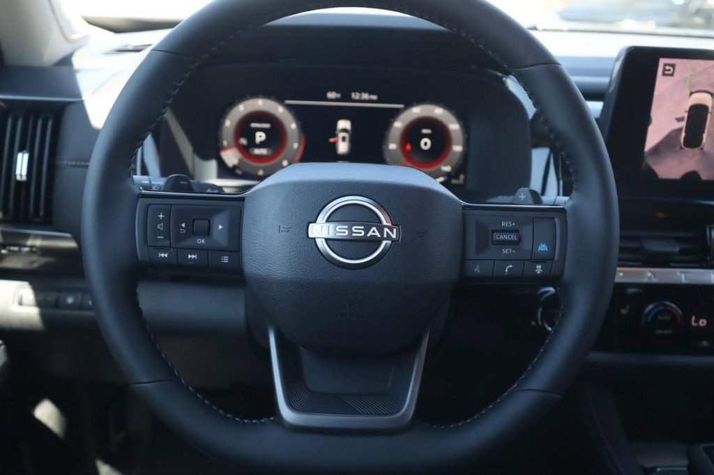 New 2026 Nissan Pathfinder SL image 8