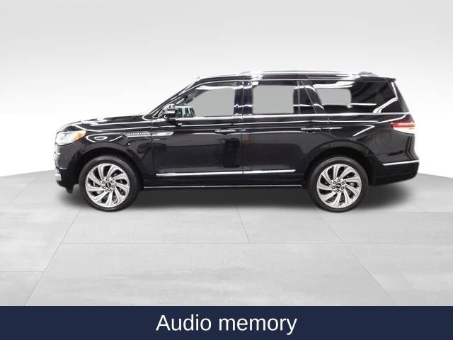 Used 2024 Lincoln Navigator Reserve image 9