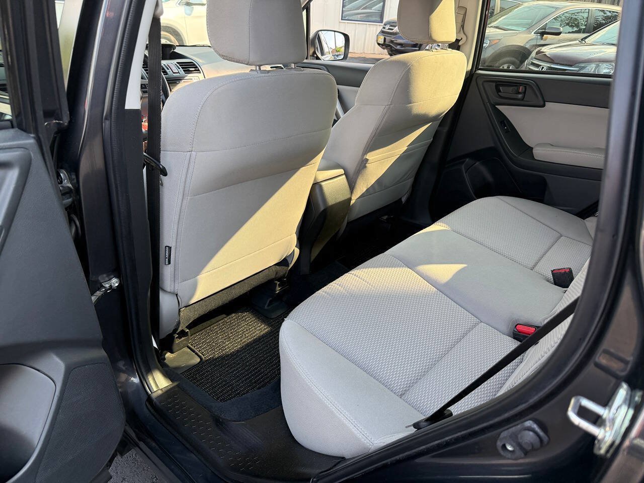Used 2014 Subaru Forester 2.5i Premium w/ All-Weather Package AWD/4WD image 27