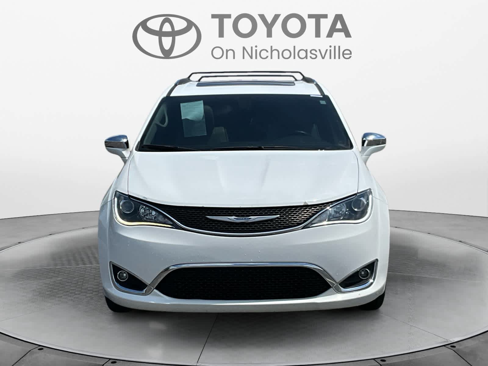 Used 2018 Chrysler Pacifica Limited FWD image 8