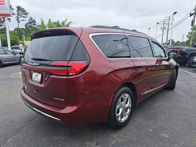 Used 2022 Chrysler Pacifica Limited FWD image 7