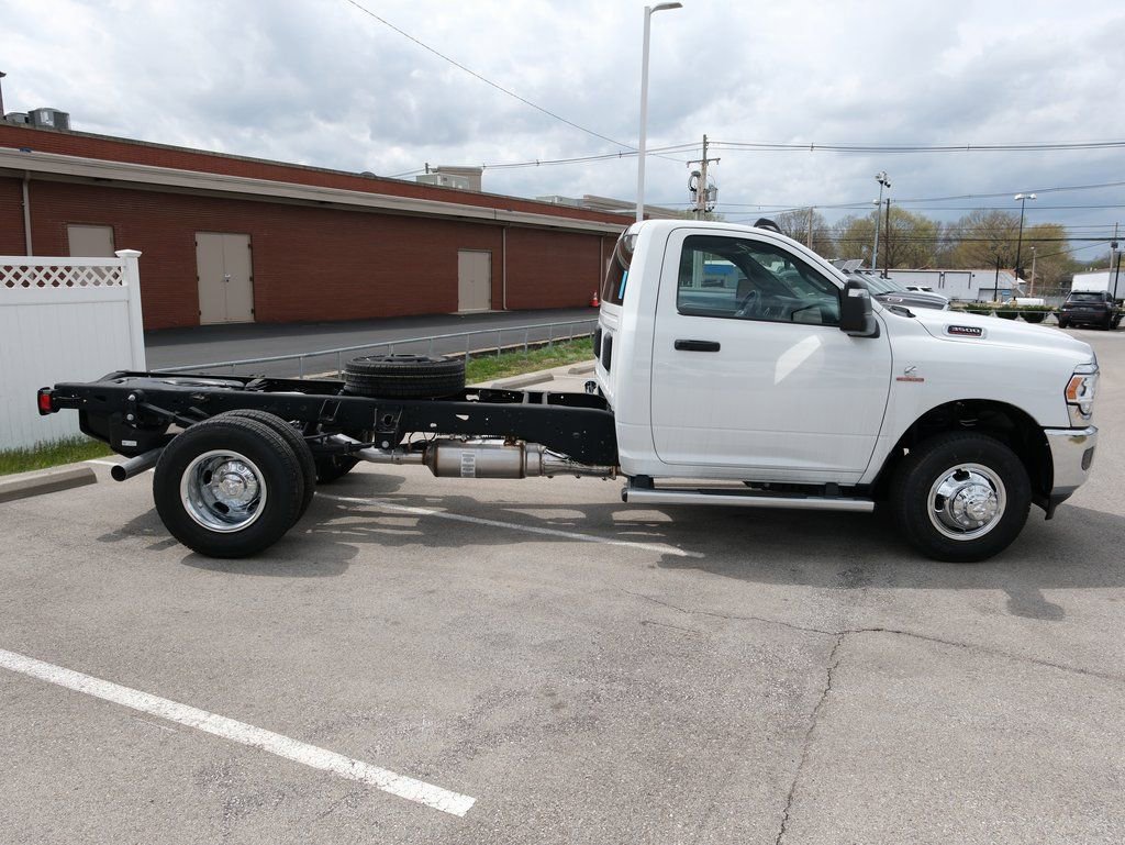 New 2024 RAM 3500 Tradesman AWD/4WD image 2