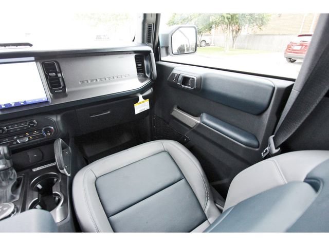 Used 2022 Ford Bronco Outer Banks AWD/4WD image 9