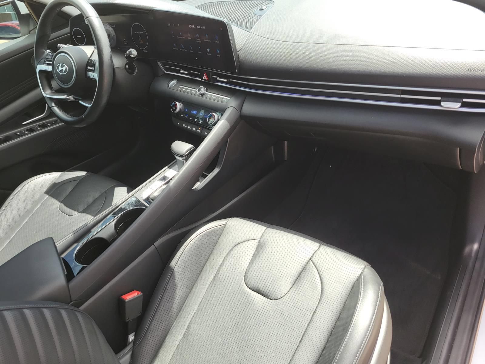 Used 2022 Hyundai Elantra Limited FWD image 7