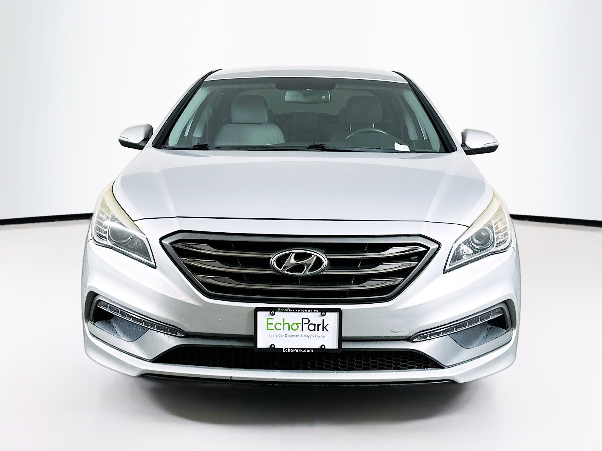 Used 2015 Hyundai Sonata Sport w/ Option Group 04 FWD image 2