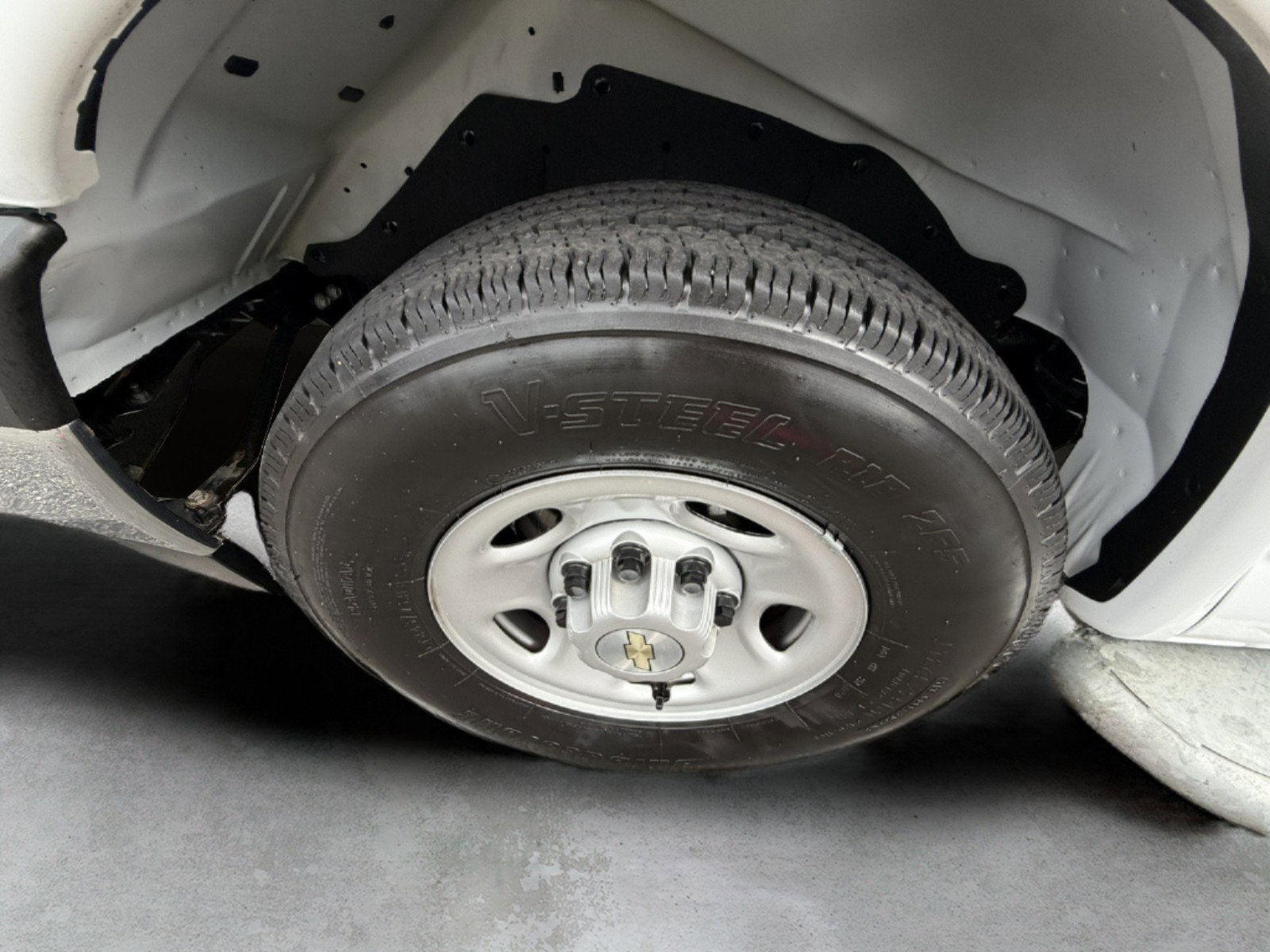 Used 2024 Chevrolet Express 2500 Work Van w/ Driver Convenience Package image 27