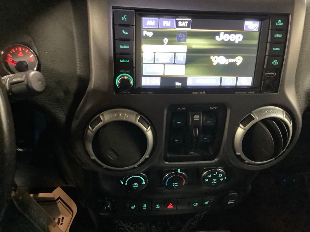 Used 2018 Jeep Wrangler Unlimited Rubicon w/ Connectivity Group AWD/4WD image 33