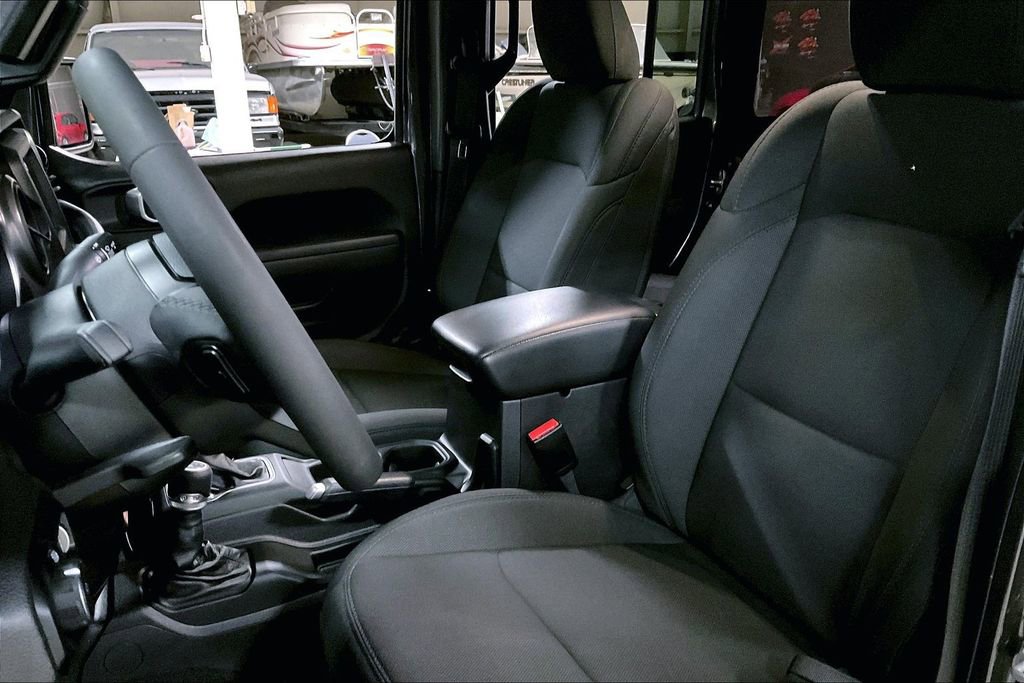 Used 2023 Jeep Wrangler Unlimited AWD/4WD image 23