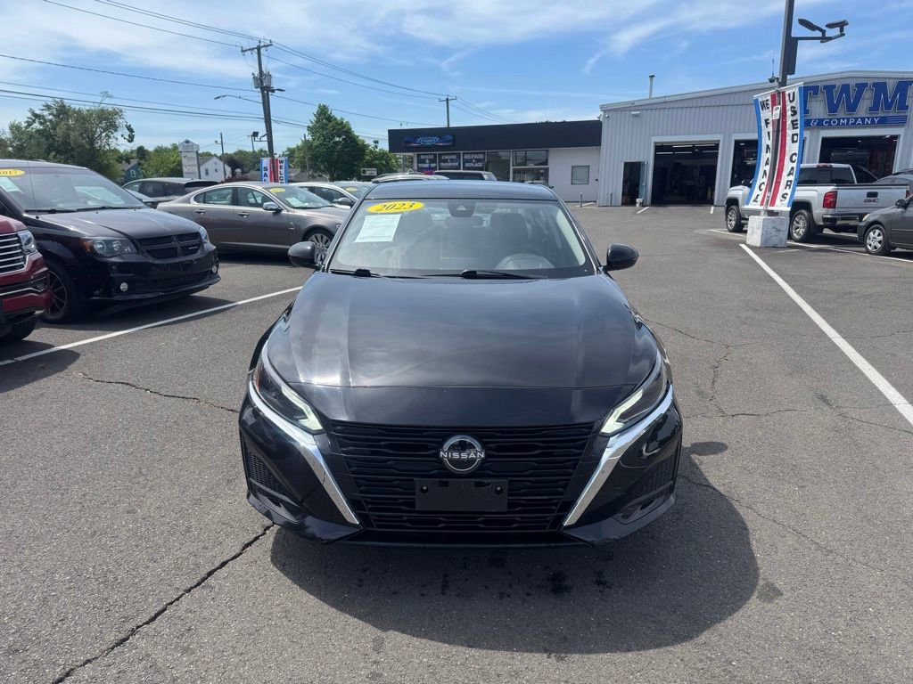 Used 2023 Nissan Altima 2.5 SV AWD/4WD image 2