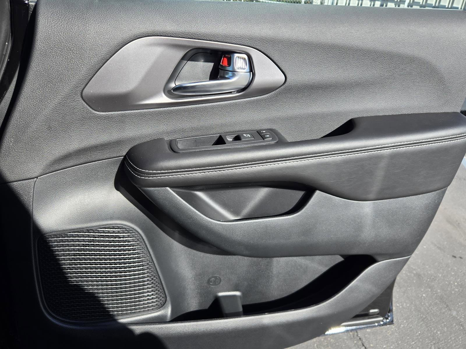 New 2026 Chrysler Pacifica Select image 34