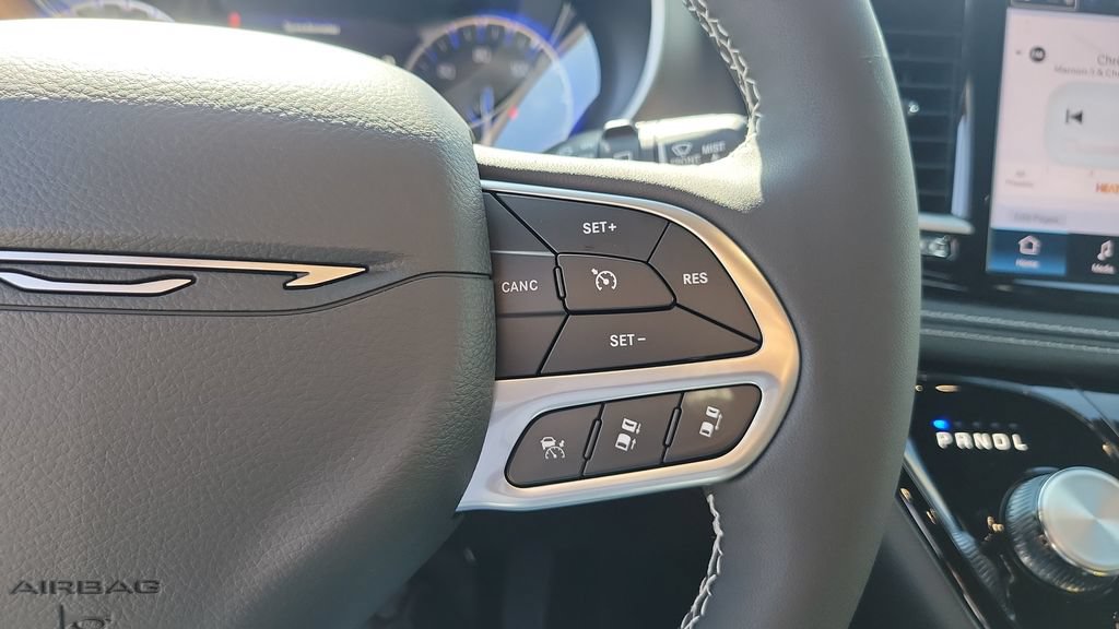 New 2027 Chrysler Pacifica Select AWD/4WD image 20