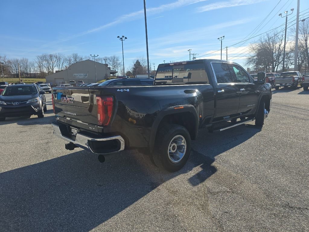 Used 2023 GMC Sierra 3500 SLT w/ SLT Convenience Package AWD/4WD image 11