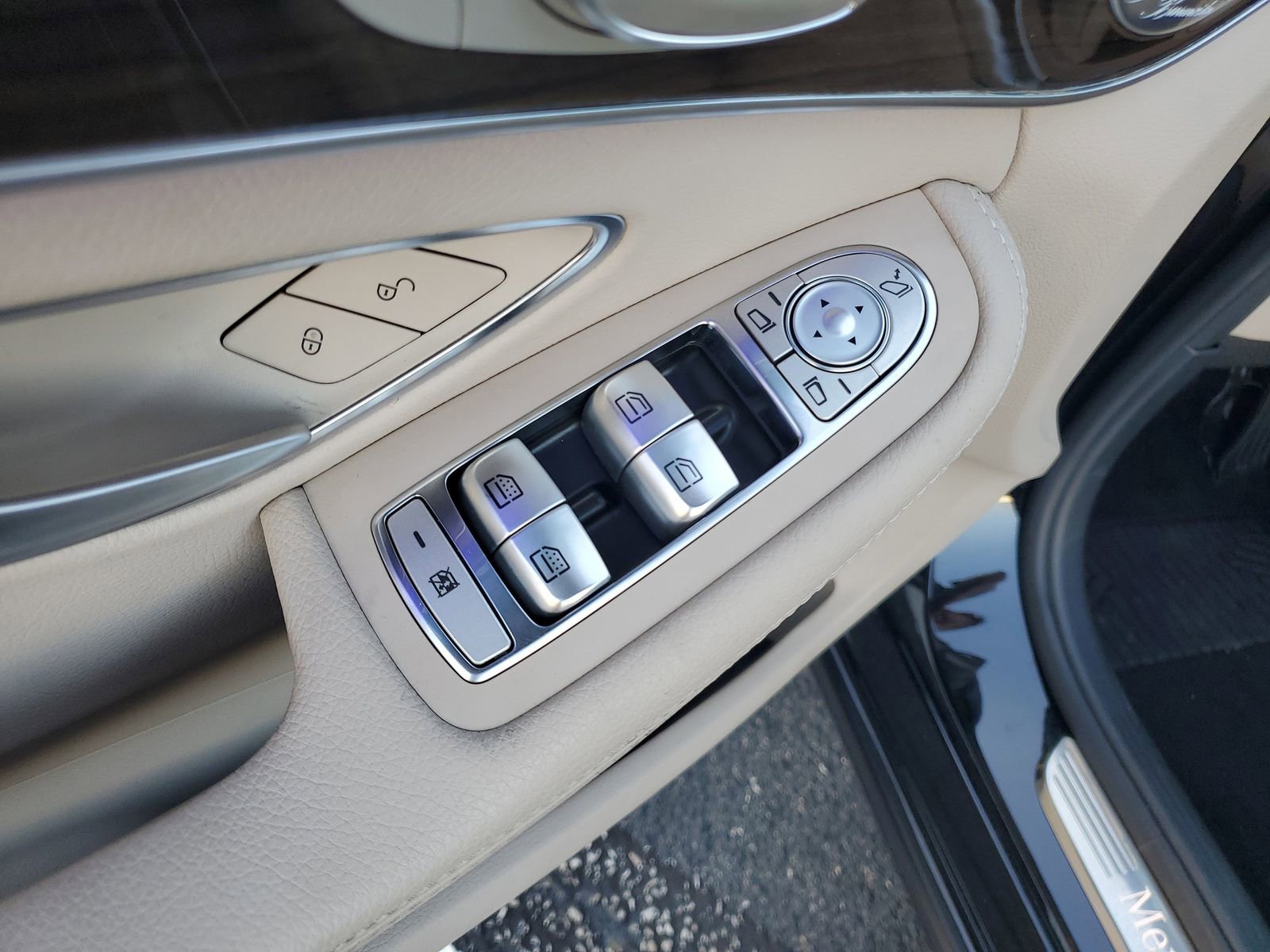 Used 2021 Mercedes-Benz C 300 Sedan w/ Premium Package image 9