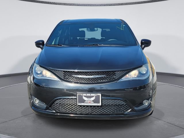 Used 2019 Chrysler Pacifica Touring Plus w/ S Appearance Package video 2