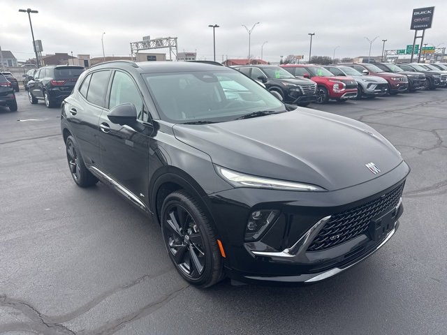 Used 2025 Buick Envision Sport Touring image 1