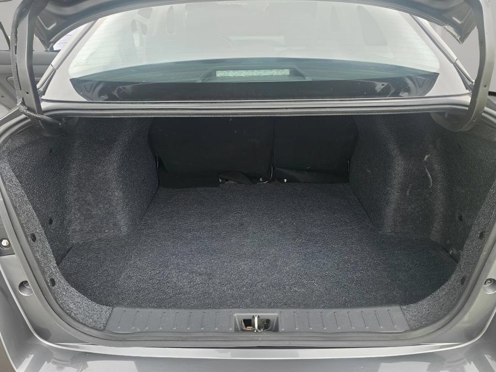 Used 2025 Nissan Versa SV FWD image 28
