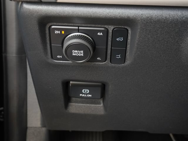 Used 2025 Ford Expedition Active AWD/4WD image 24