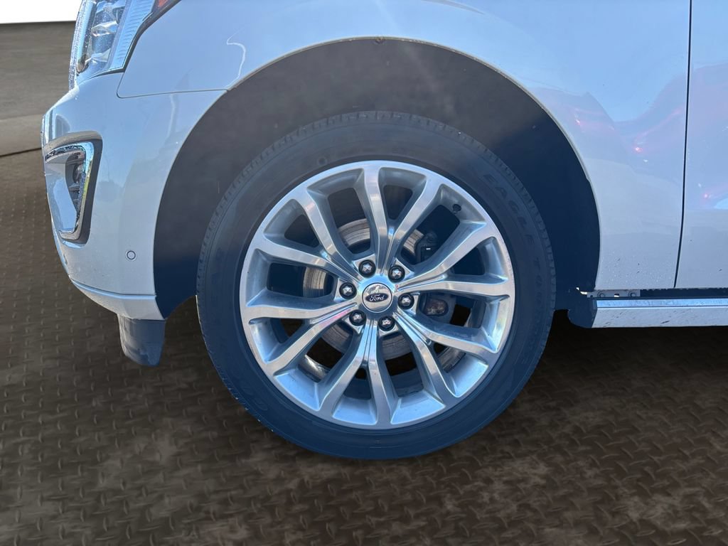 Used 2018 Ford Expedition Max Platinum AWD/4WD image 9