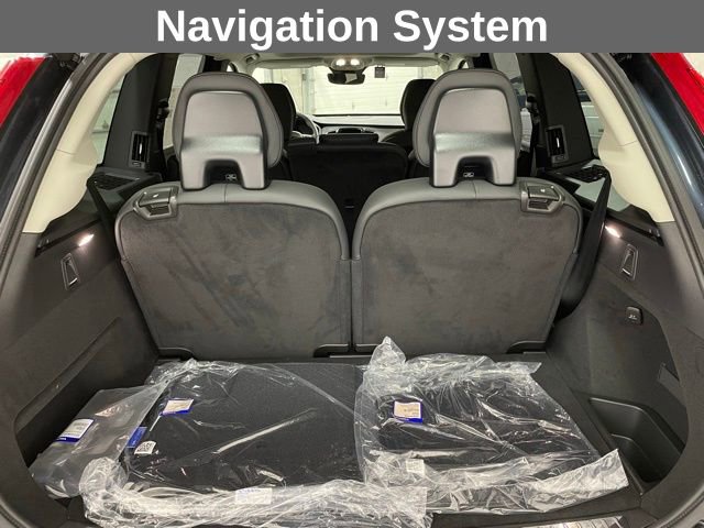 Used 2025 Volvo XC90 T8 Plus image 14