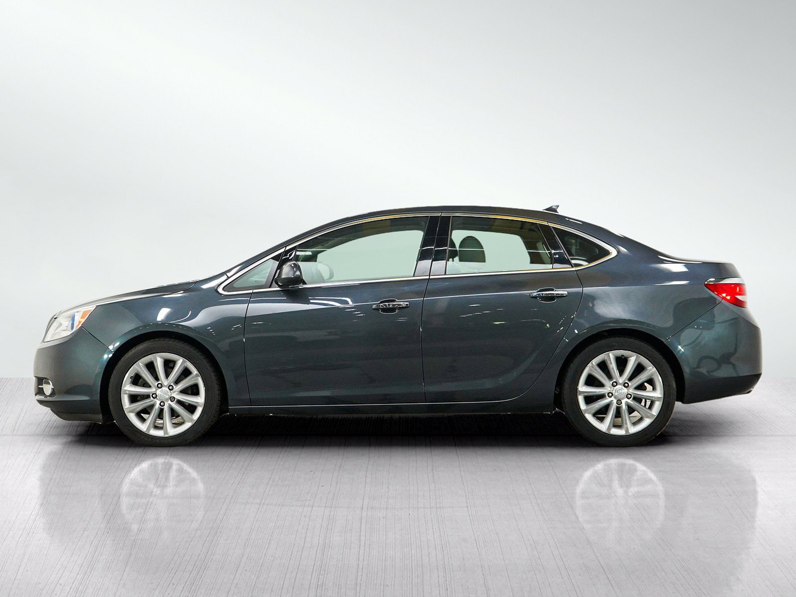 Used 2013 Buick Verano Convenience FWD image 2