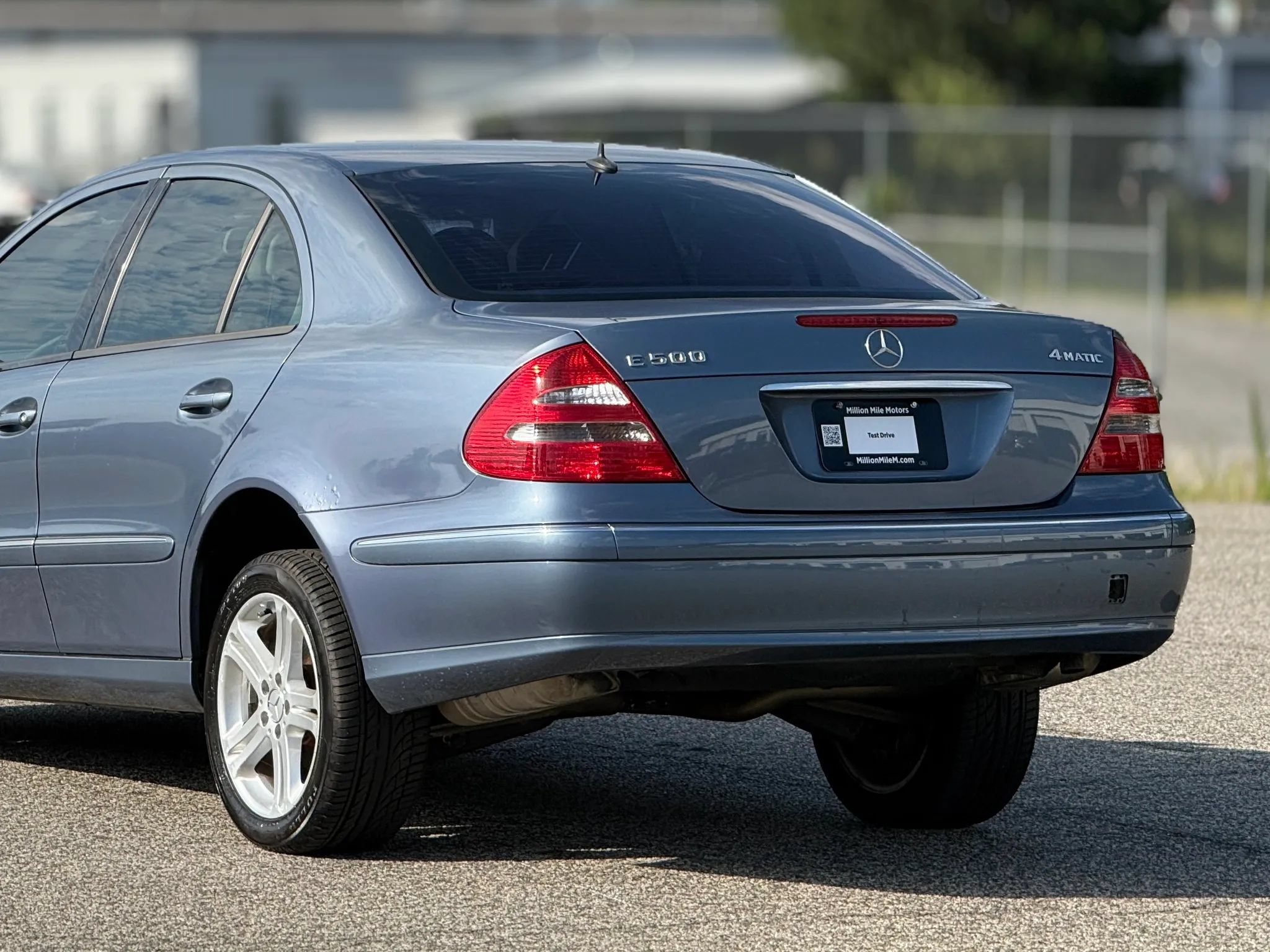 Used 2004 Mercedes-Benz E 500 4MATIC Sedan image 16