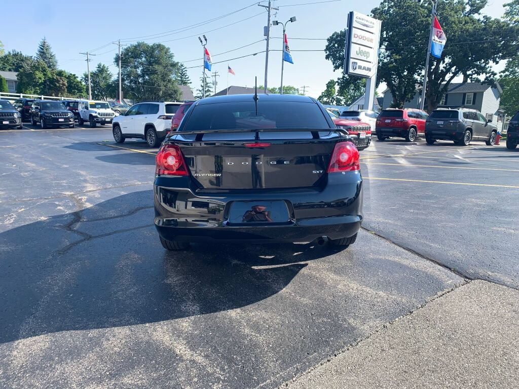 Used 2013 Dodge Avenger SXT w/ Rallye Appearance Group FWD image 5
