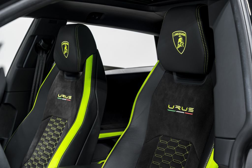 Used 2022 Lamborghini Urus AWD/4WD image 21
