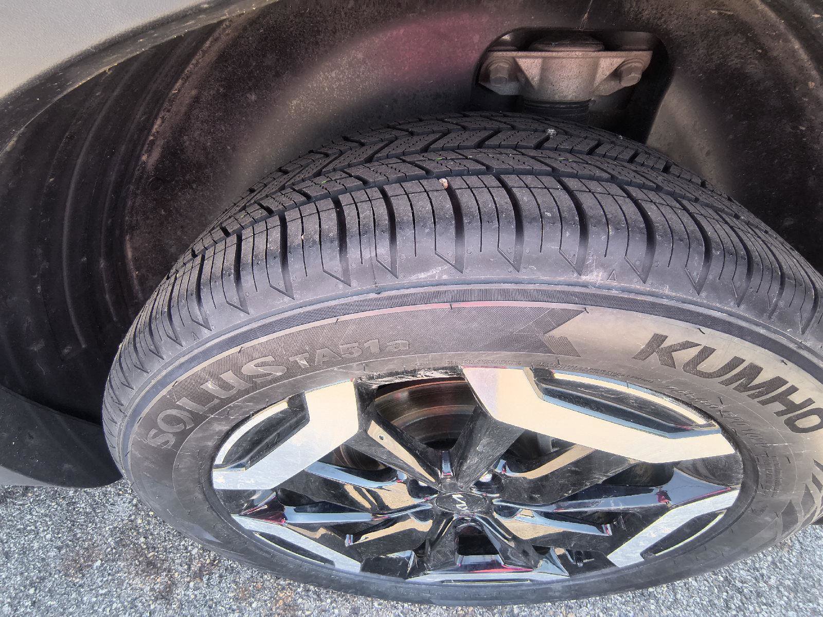 Used 2023 Kia Telluride EX w/ EX Captain's Chair Package AWD/4WD image 36