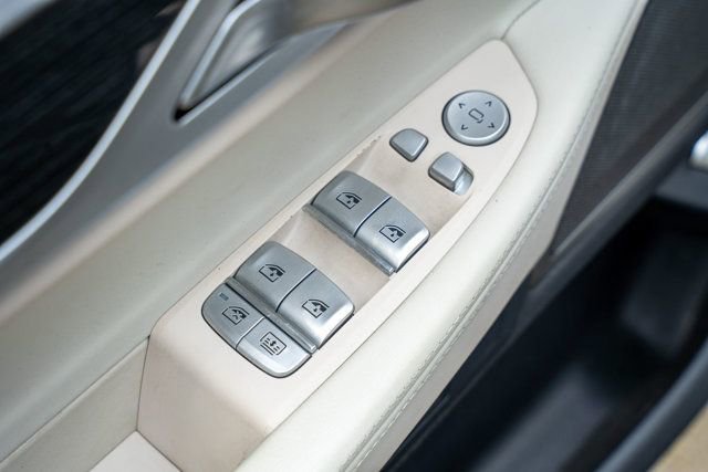 Used 2019 BMW 740i w/ Executive Package RWD image 40