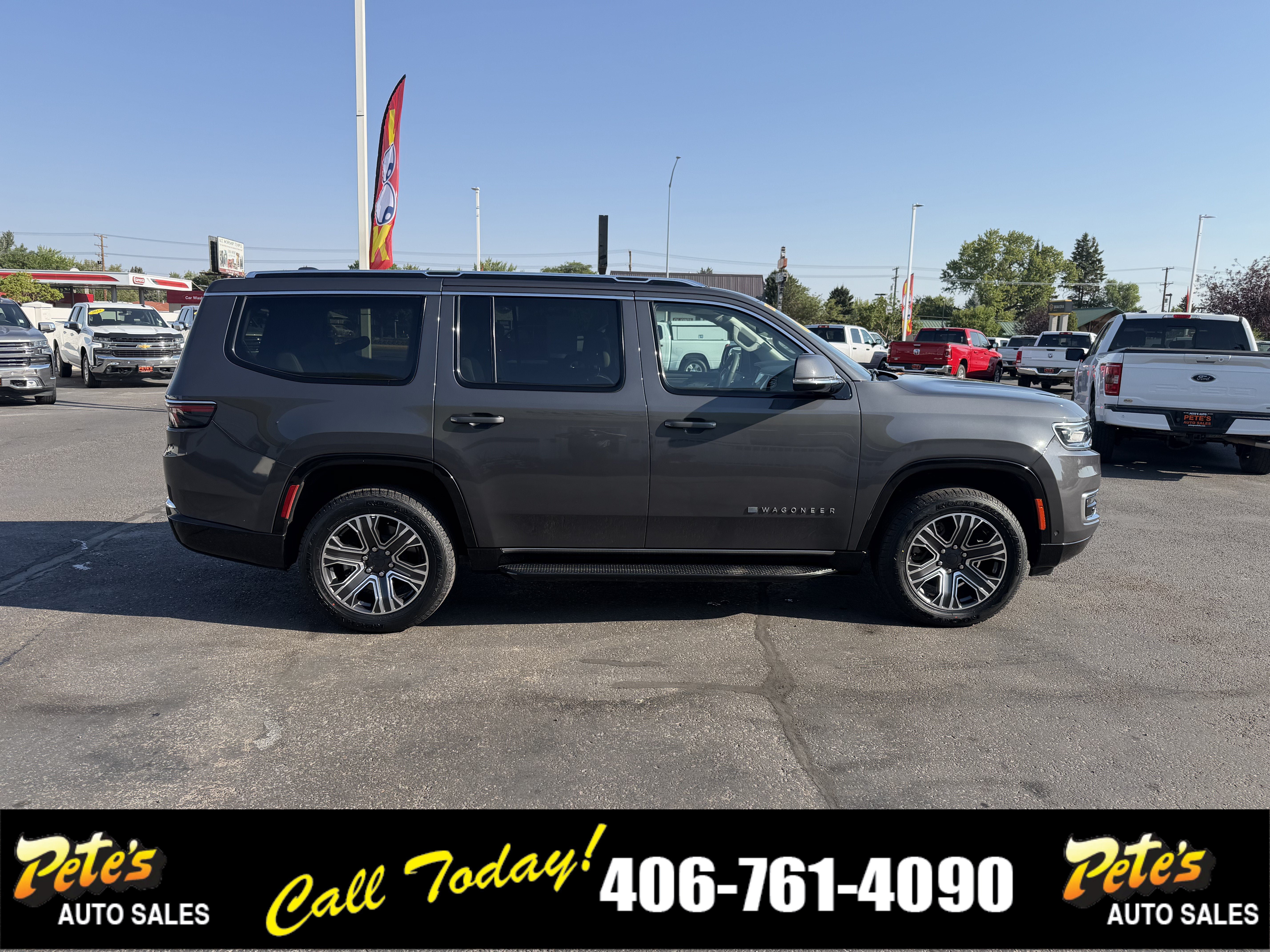 Used 2022 Jeep Wagoneer Series III w/ Flexible Seating Group AWD/4WD image 5