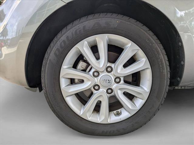 Used 2013 Kia Soul + FWD image 13