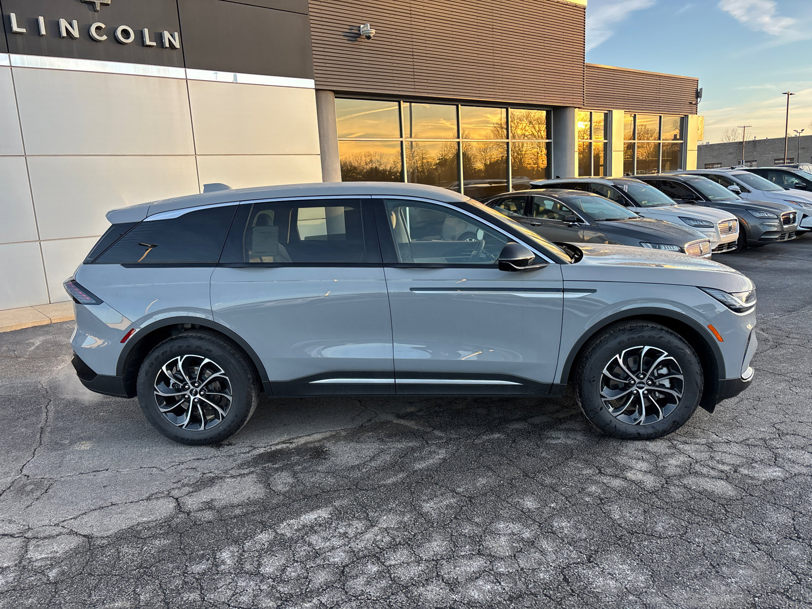 New 2026 Lincoln Nautilus Premier image 8