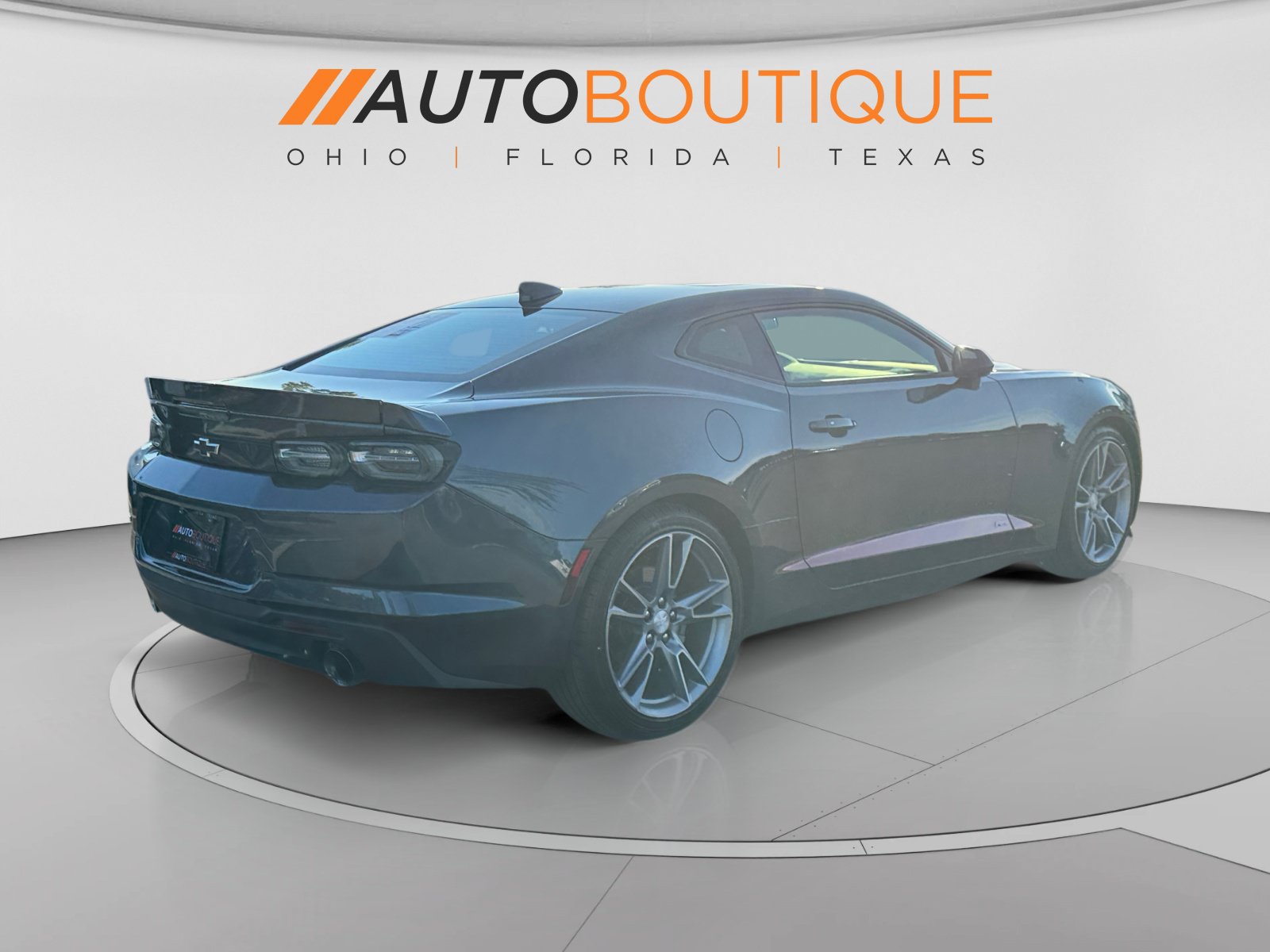 Used 2020 Chevrolet Camaro LT w/ RS Package RWD image 5