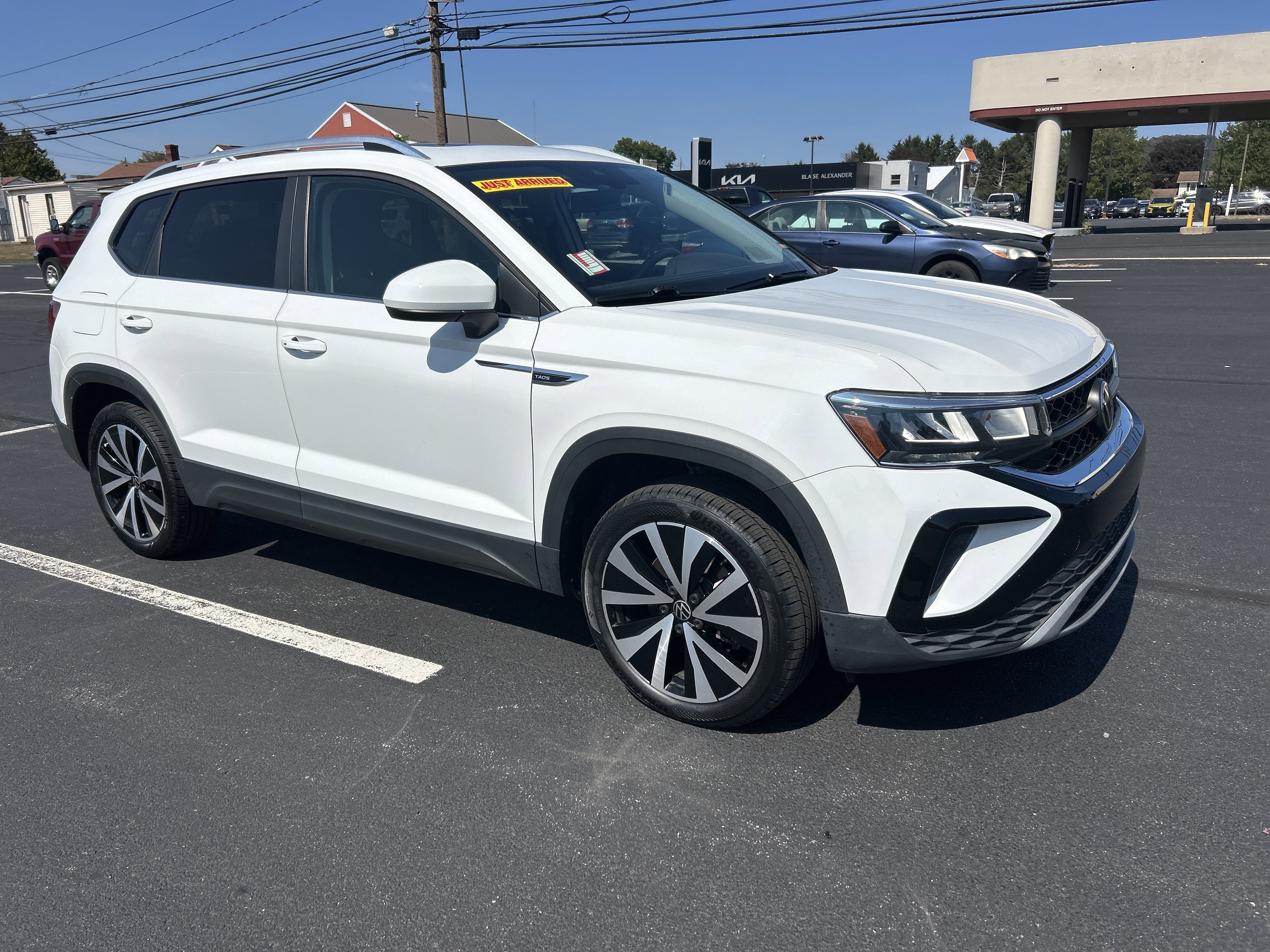 Used 2022 Volkswagen Taos SE