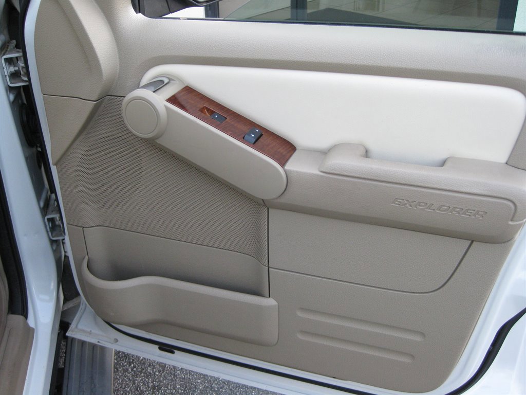 Used 2010 Ford Explorer Eddie Bauer AWD/4WD image 38