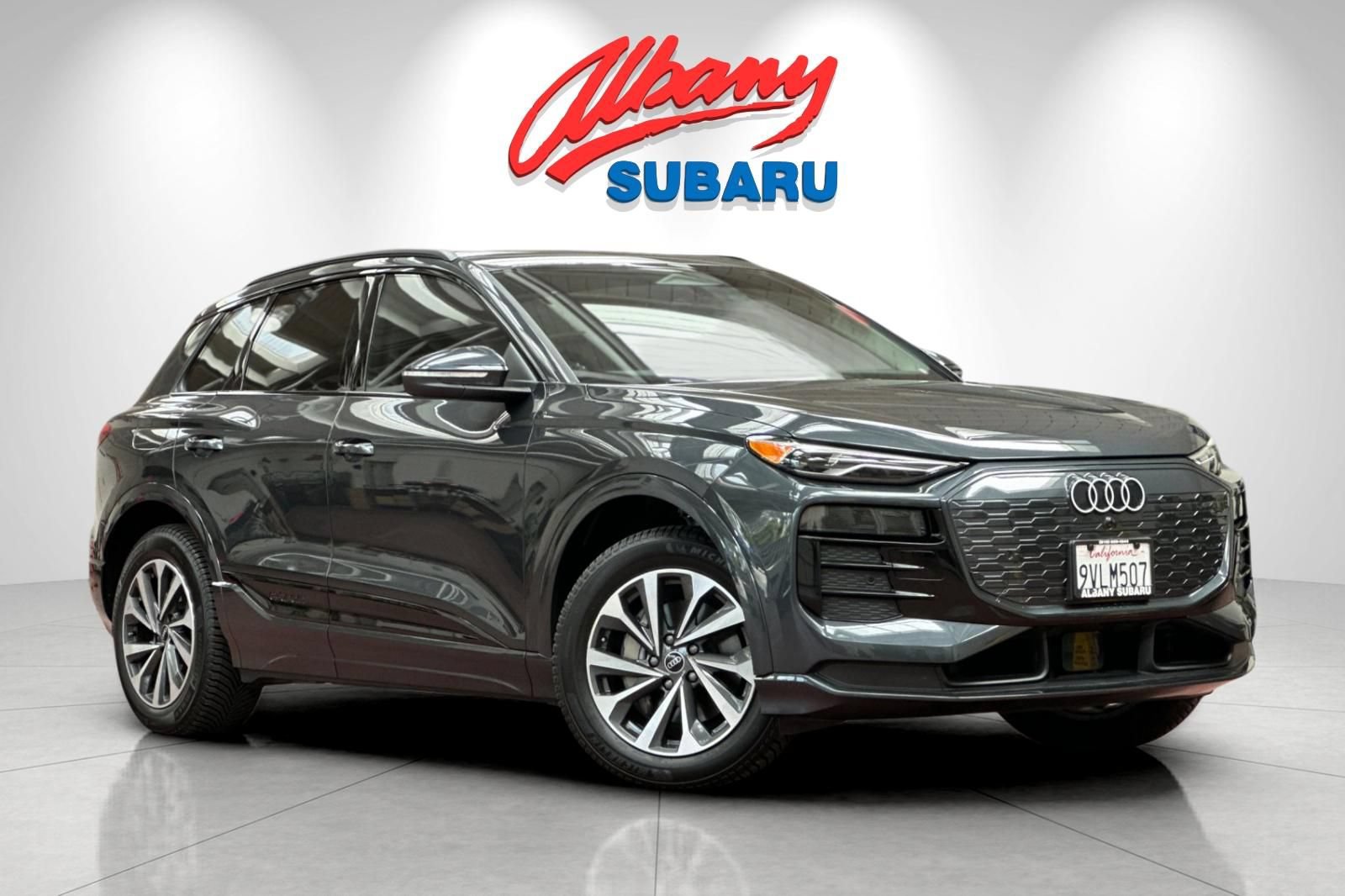 Used 2025 Audi Q6 e-tron Premium w/ Convenience Package AWD/4WD image 2