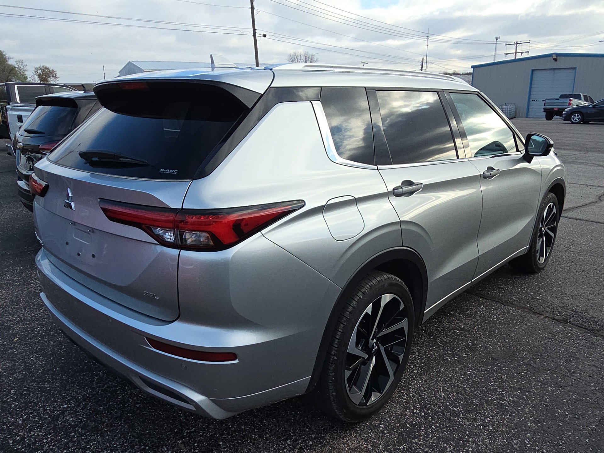 Used 2024 Mitsubishi Outlander SEL image 6