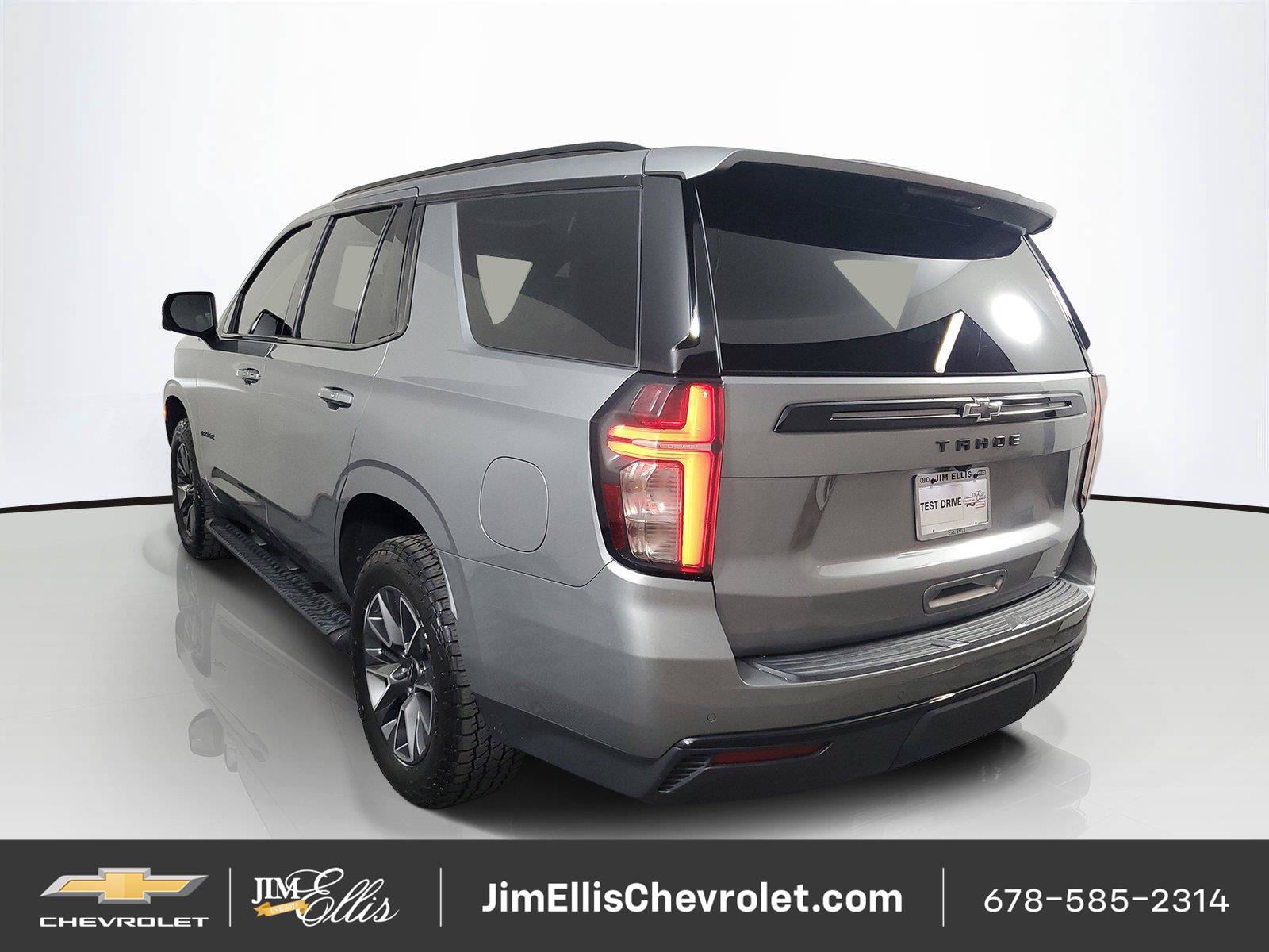 Used 2023 Chevrolet Tahoe Z71 w/ Luxury Package AWD/4WD image 5