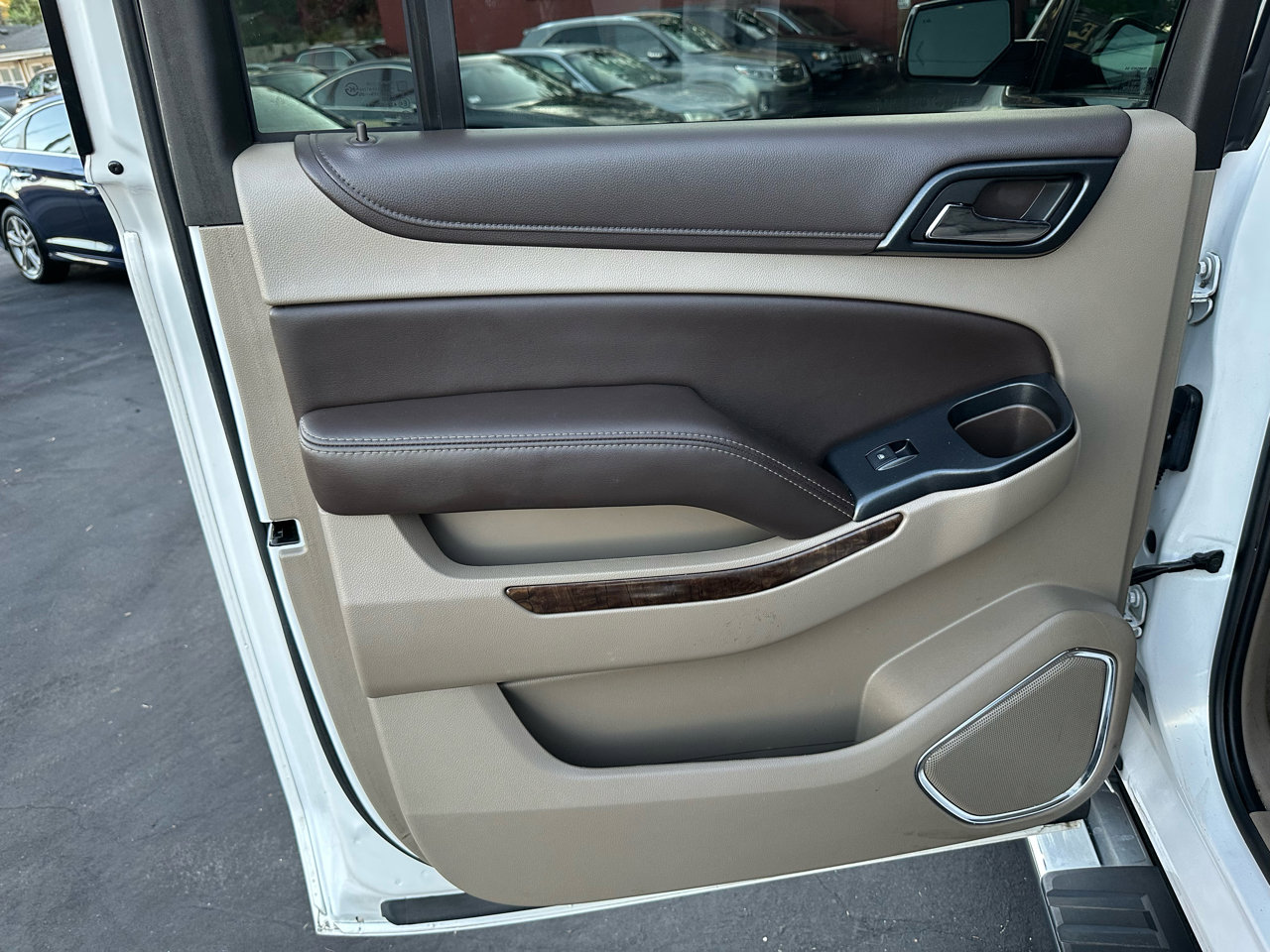 Used 2016 Chevrolet Suburban LT w/ LT Signature Package image 35