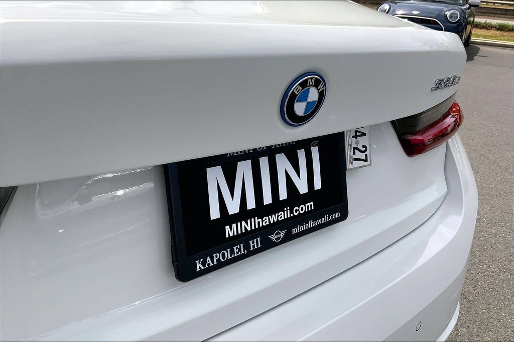 Used 2024 BMW 330e w/ Convenience Package RWD image 31