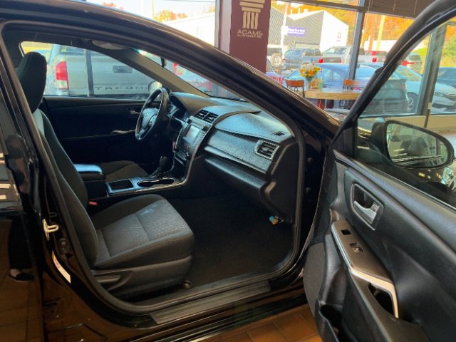 Used 2017 Toyota Camry LE image 7